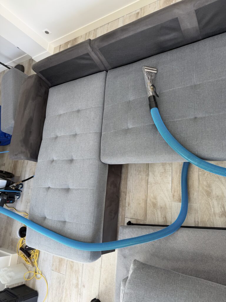 Nettoyage de canapé tissu à Le Croisic