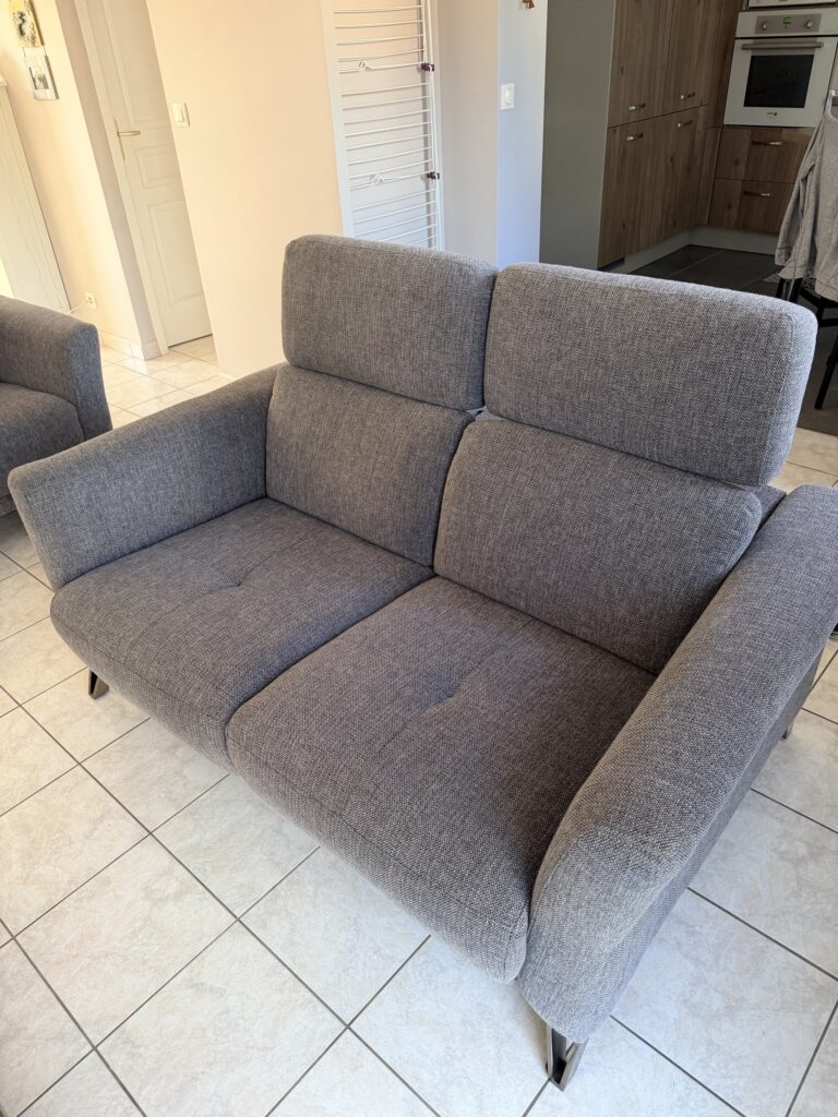 Nettoyage de canapé tissu gris à La Baule-Escoublac