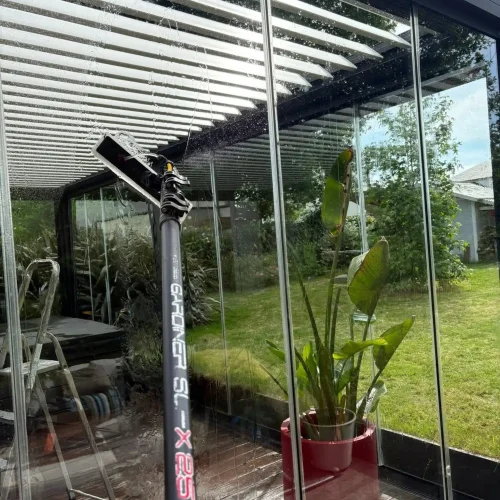 Nettoyage de véranda en verre à Saint‑Nazaire.